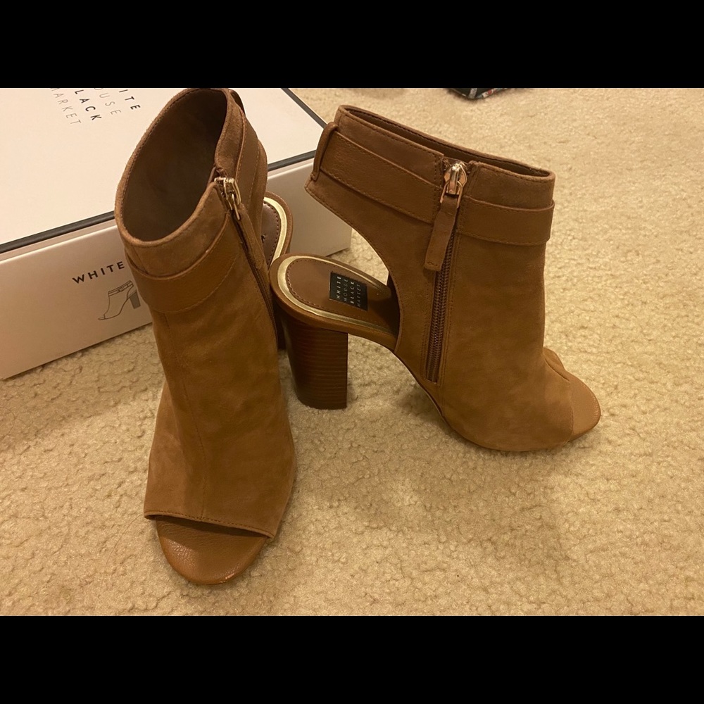 WHBM Liam Side Buckle “Shootie” Size 7 in Walnut